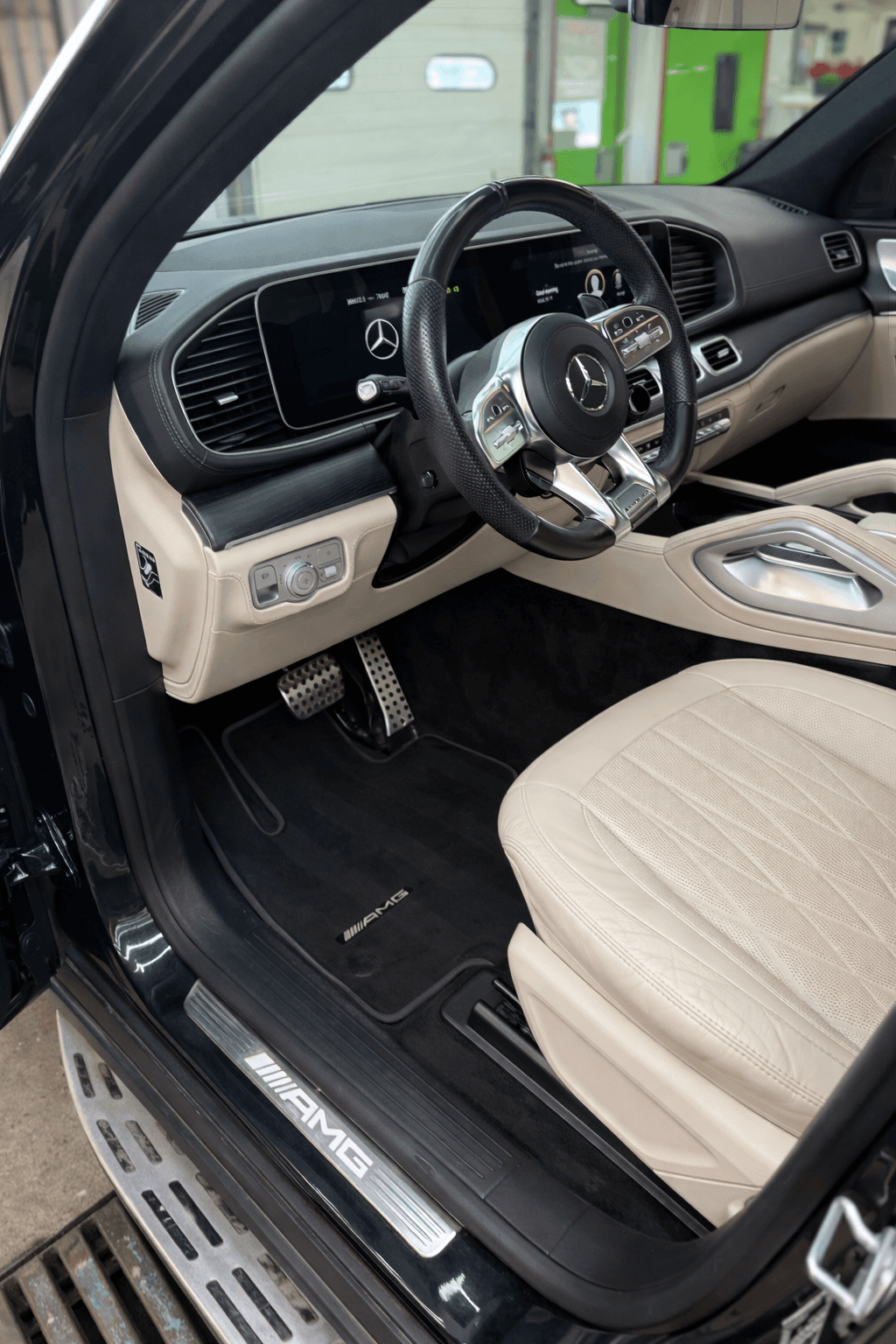 Check-Up Interior before and after